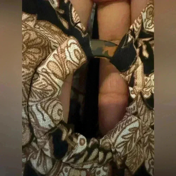 ANTHROPOLOGIE KIVARI V-Neck Puff-Sleeve Linen Dress - Picture 14 of 16